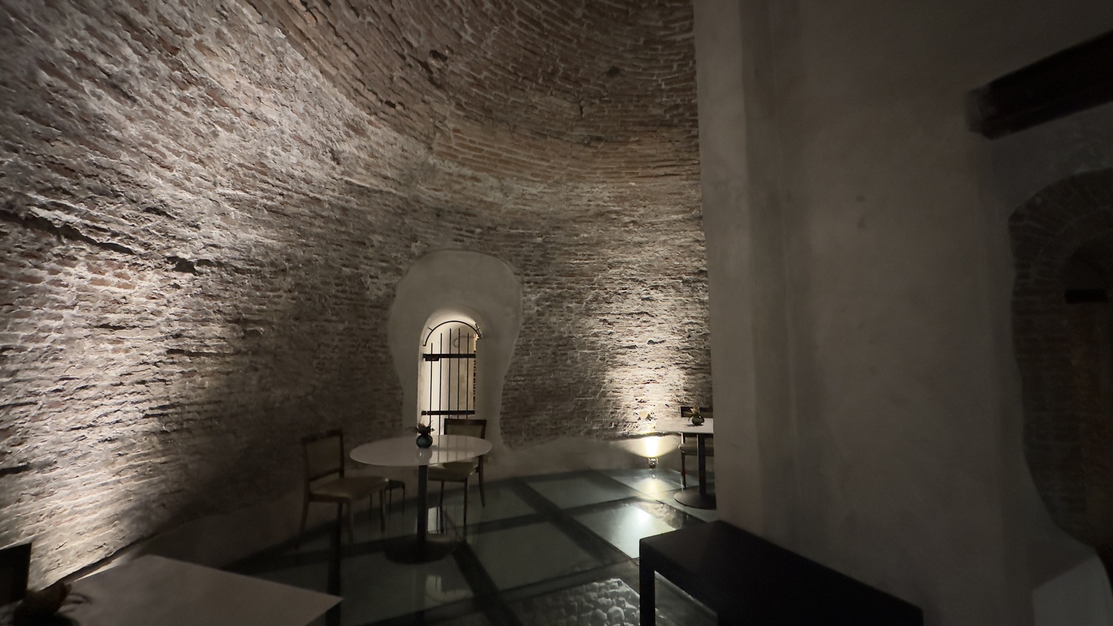 Pranzo nell'antica ghiacciaia